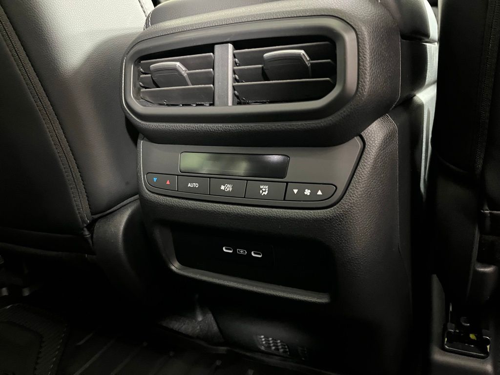 Thumbnail: 2025 Honda Pilot - 18