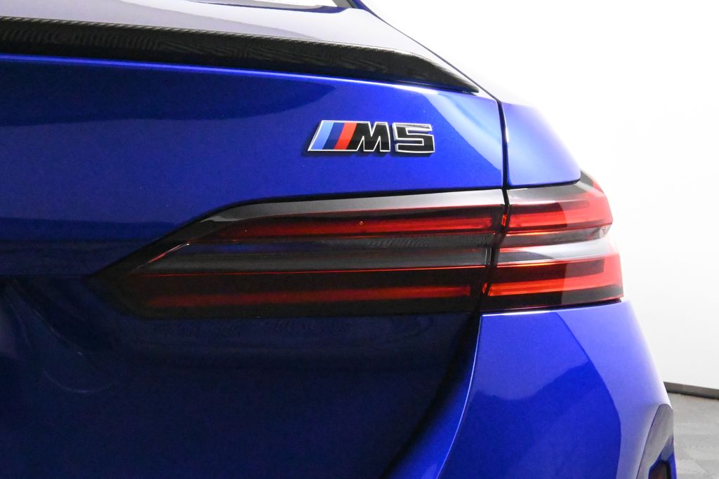 Thumbnail: 2026 BMW M5 - 13