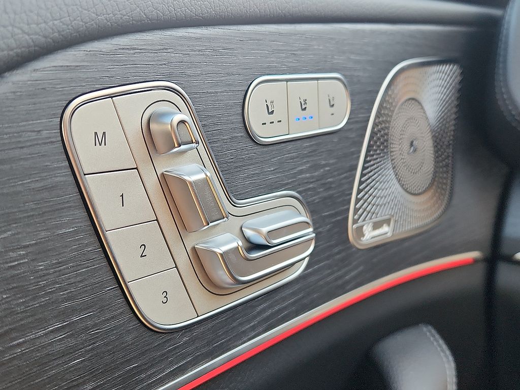 Thumbnail: 2026 Mercedes-Benz GLE - 15