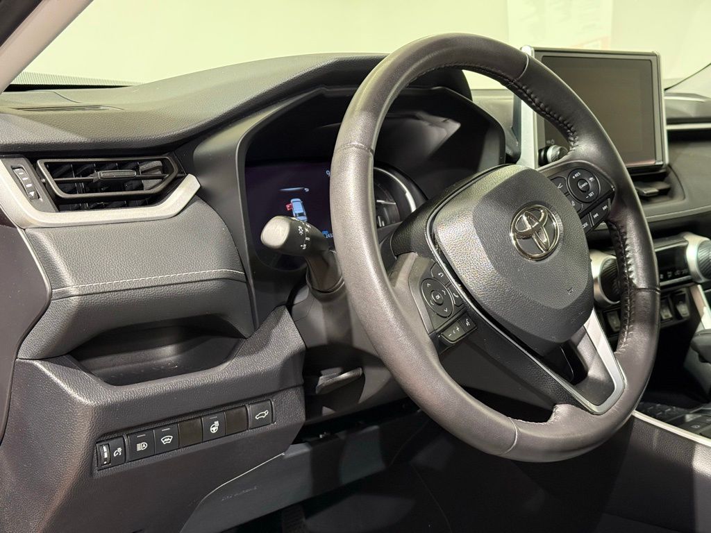 Thumbnail: 2024 Toyota RAV4 - 17