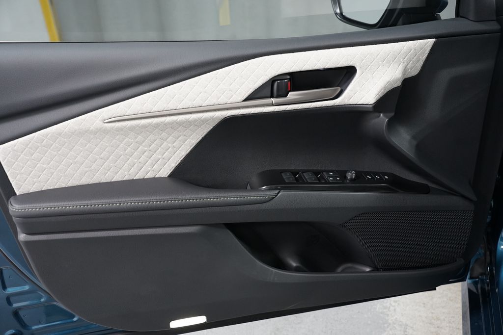 Thumbnail: 2025 Toyota Camry - 31