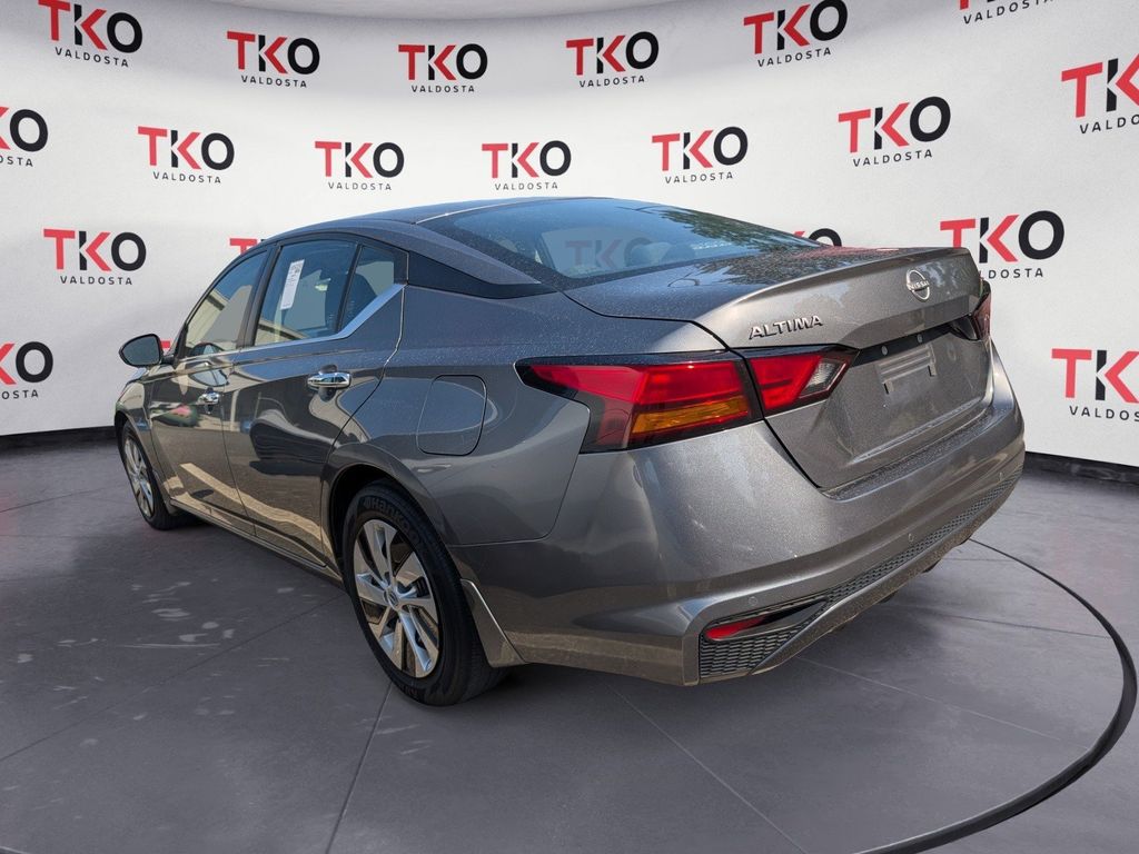 Used 2024 Nissan Altima Sedan