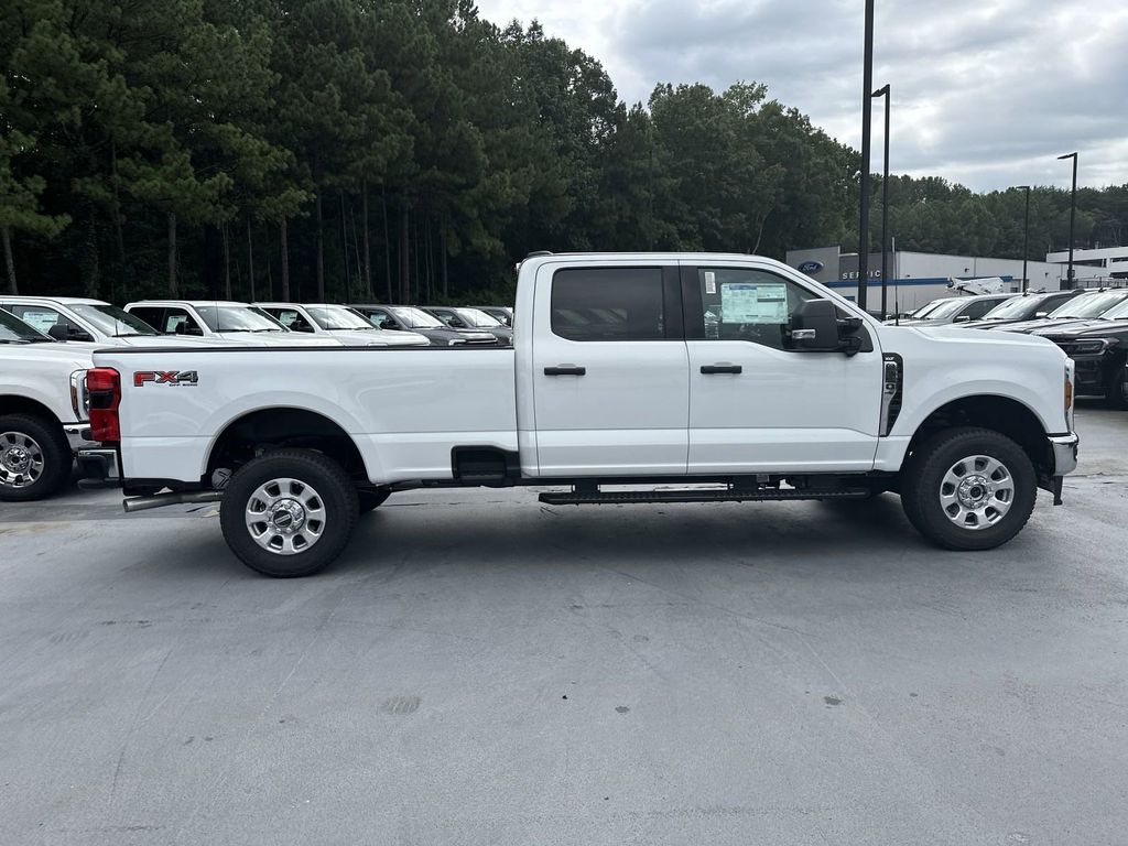 2024 Ford F-350SD XLT 8