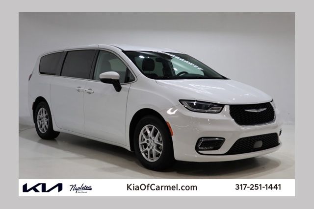 Bright White Clearcoat 2023 Chrysler Pacifica Minivan Front-Wheel Drive 9-Speed Automatic
