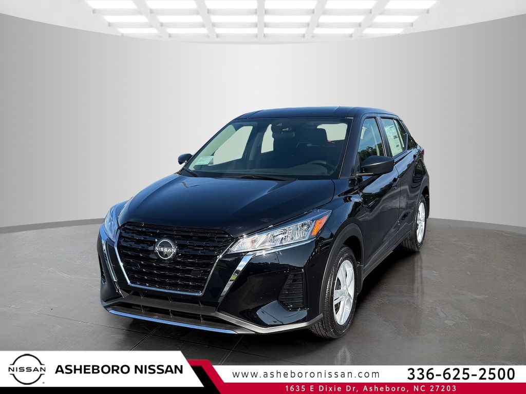 2025 Nissan Kicks Play S FWD
