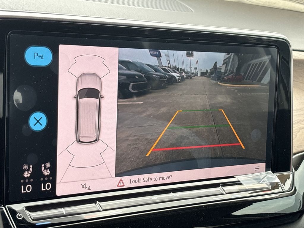 New 2025 Gray Volkswagen 2.0T SE w/Technology image 18