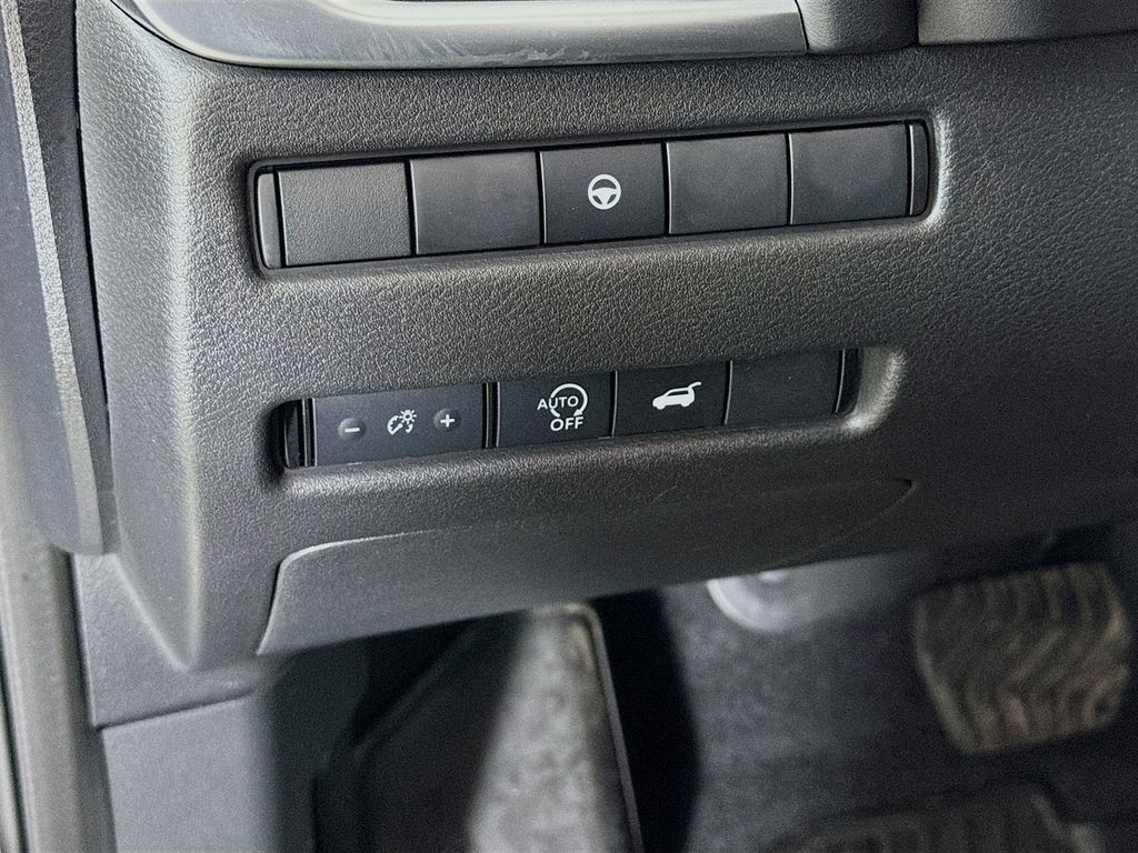 Used 2025 Nissan Rogue SUV