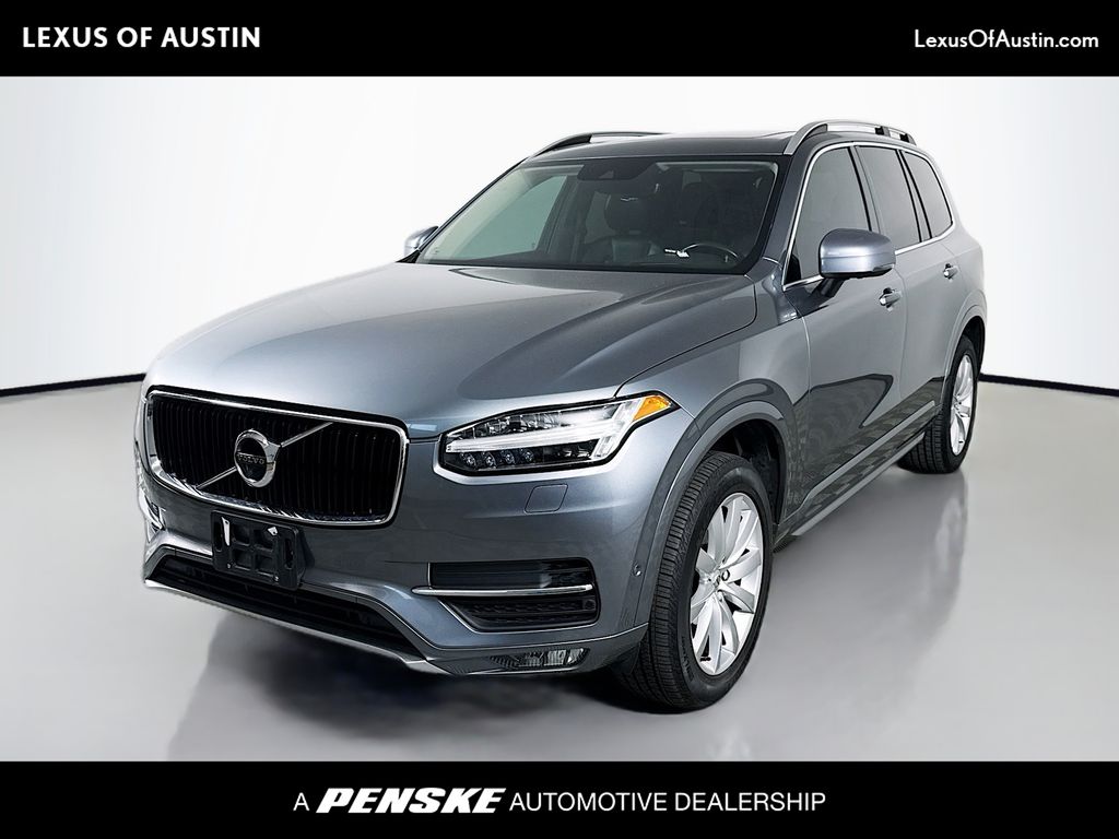 2018 Volvo XC90 T6 Momentum Hero Image