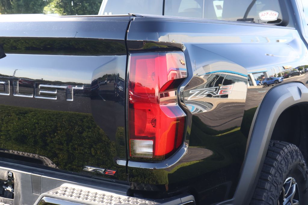 Thumbnail: 2024 Chevrolet Colorado - 9