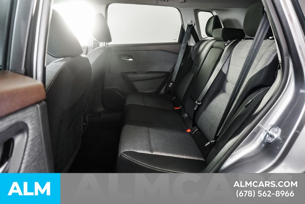 Used 2022 Gray Nissan SV image 17