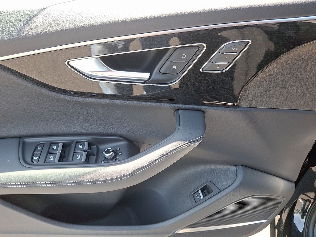 2025 Audi Q7  10