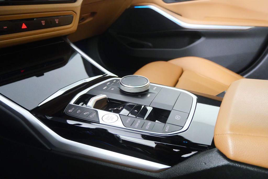 Thumbnail: 2023 BMW 3 Series - 24