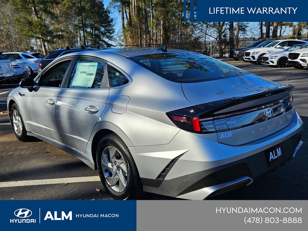 New 2026 Silver HYUNDAI SE image 11
