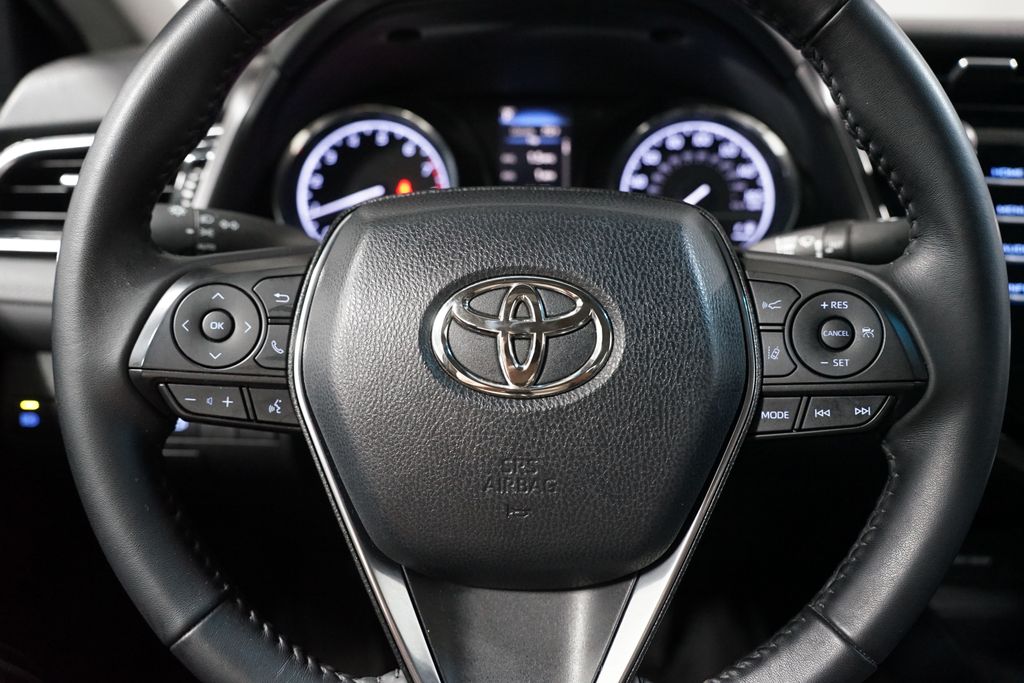 Thumbnail: 2018 Toyota Camry - 12