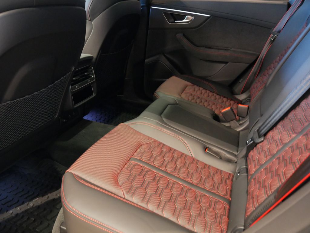 Thumbnail: 2026 Audi RS Q8 - 19