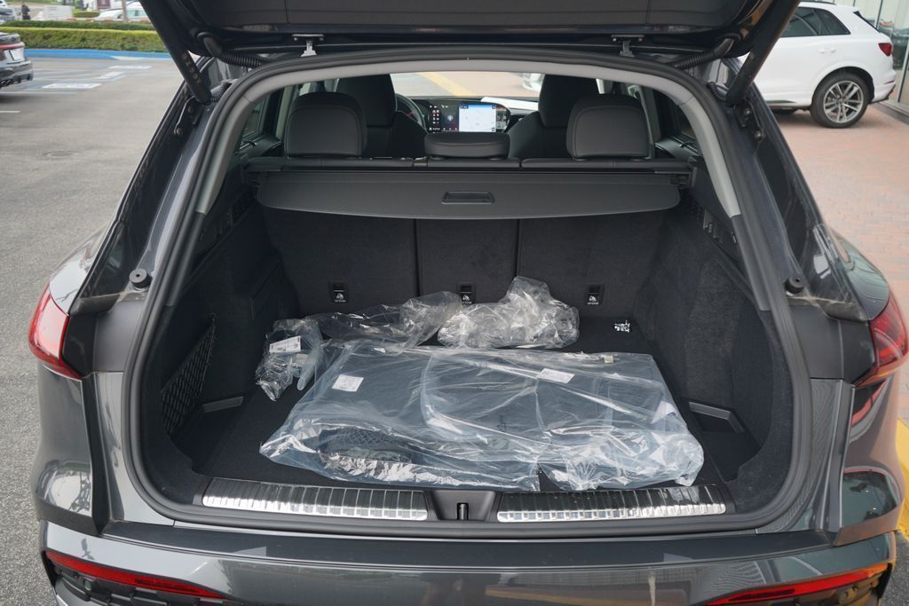 Thumbnail: 2025 Audi Q5 - 12