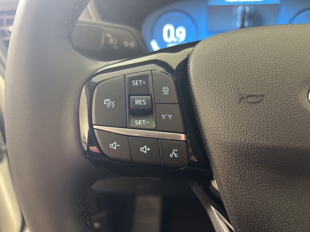 Used 2023 White Ford Active image 18