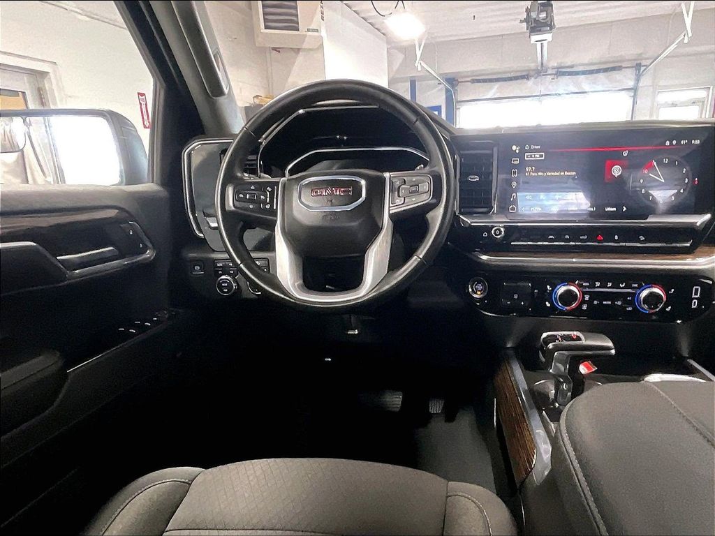 2024 GMC Sierra 1500 — photo 17