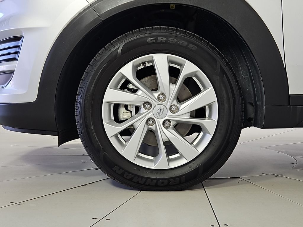 Thumbnail: 2019 Hyundai Tucson - 5