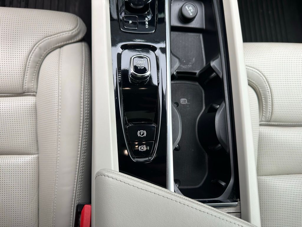 Thumbnail: 2023 Volvo XC60 - 26