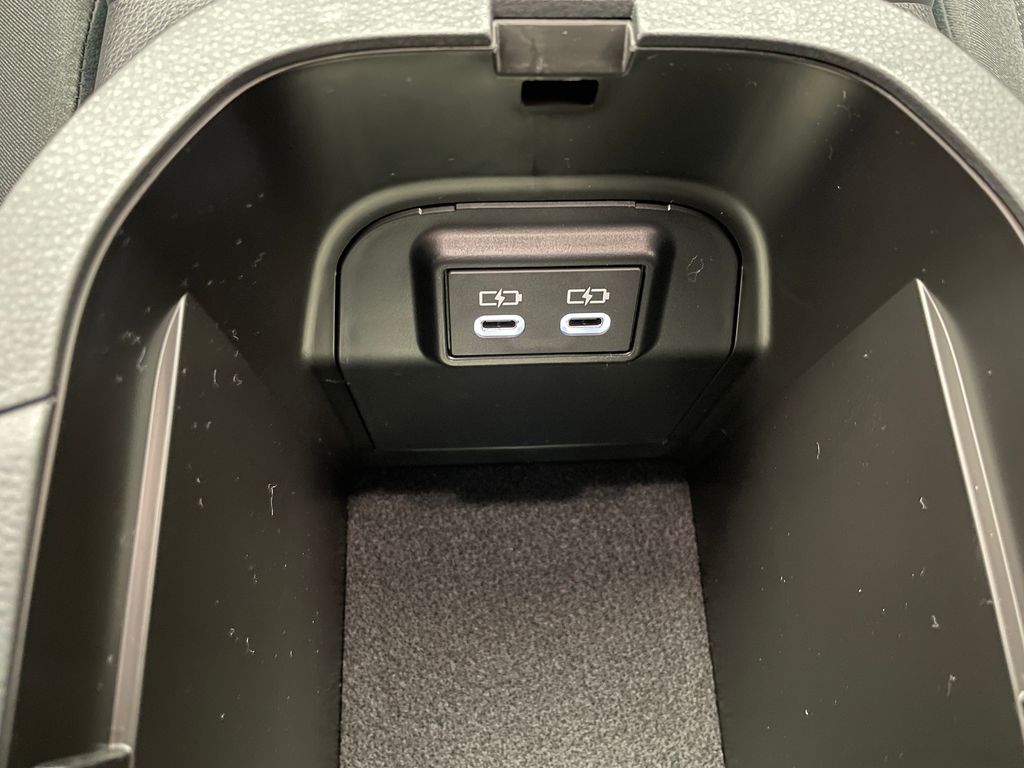 Thumbnail: 2025 Toyota RAV4 - 28