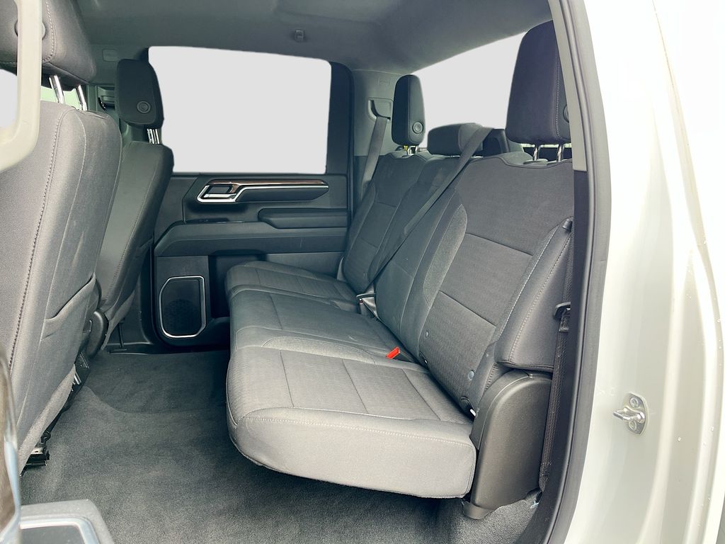 Used 2025 White Chevrolet LT image 24