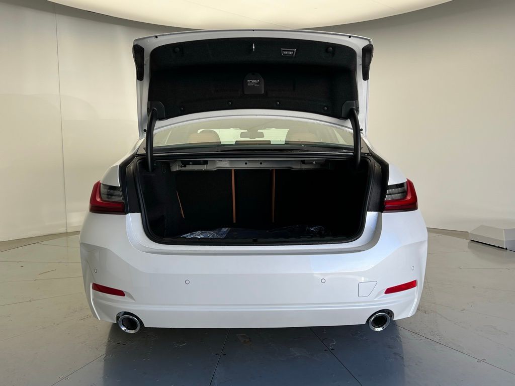 Thumbnail: 2026 BMW 3 Series - 5