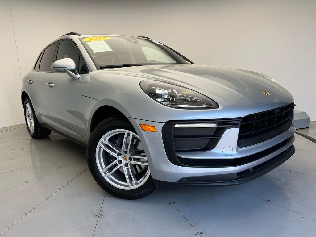 2022 Porsche Macan  24
