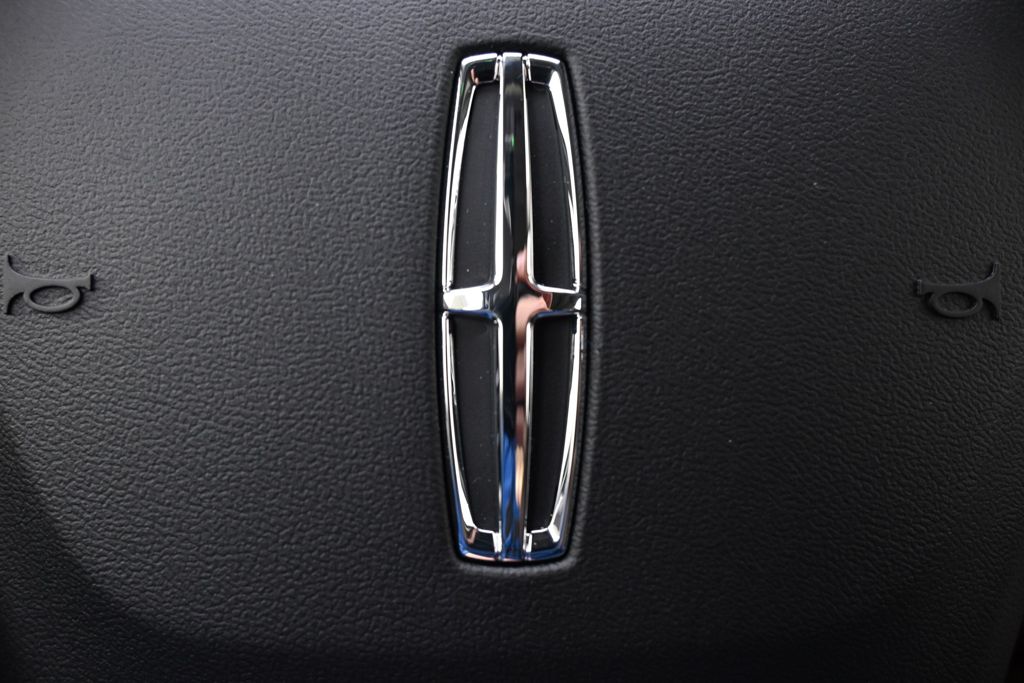 New 2026 White Lincoln Reserve image 33