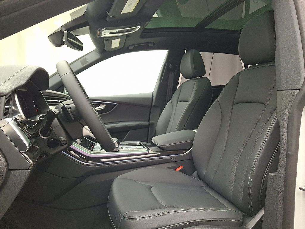 Thumbnail: 2026 Audi Q8 - 8