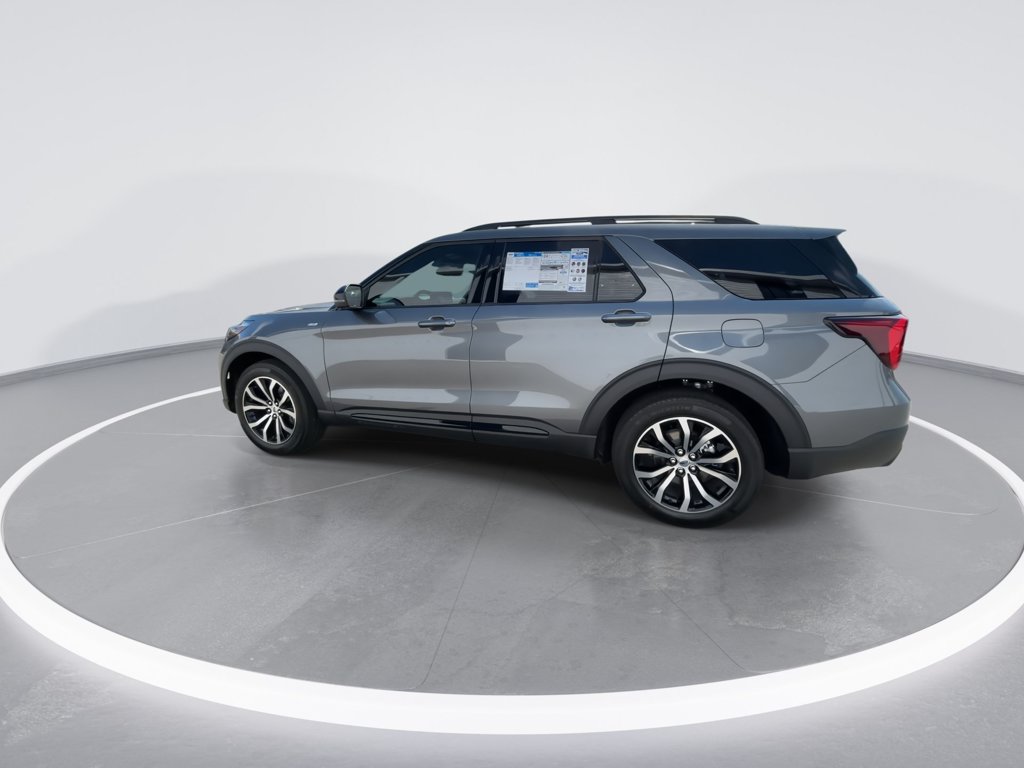 New 2026 Carbonized Gray Metallic Ford ST-Line image 5