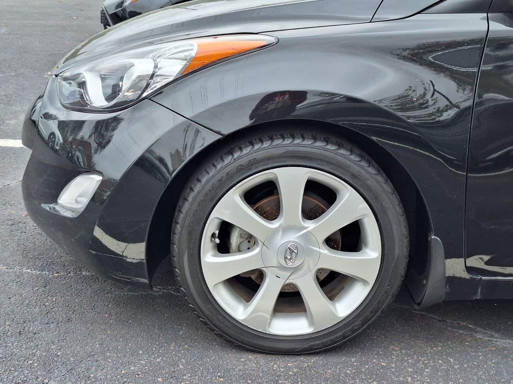 Thumbnail: 2013 Hyundai Elantra - 8