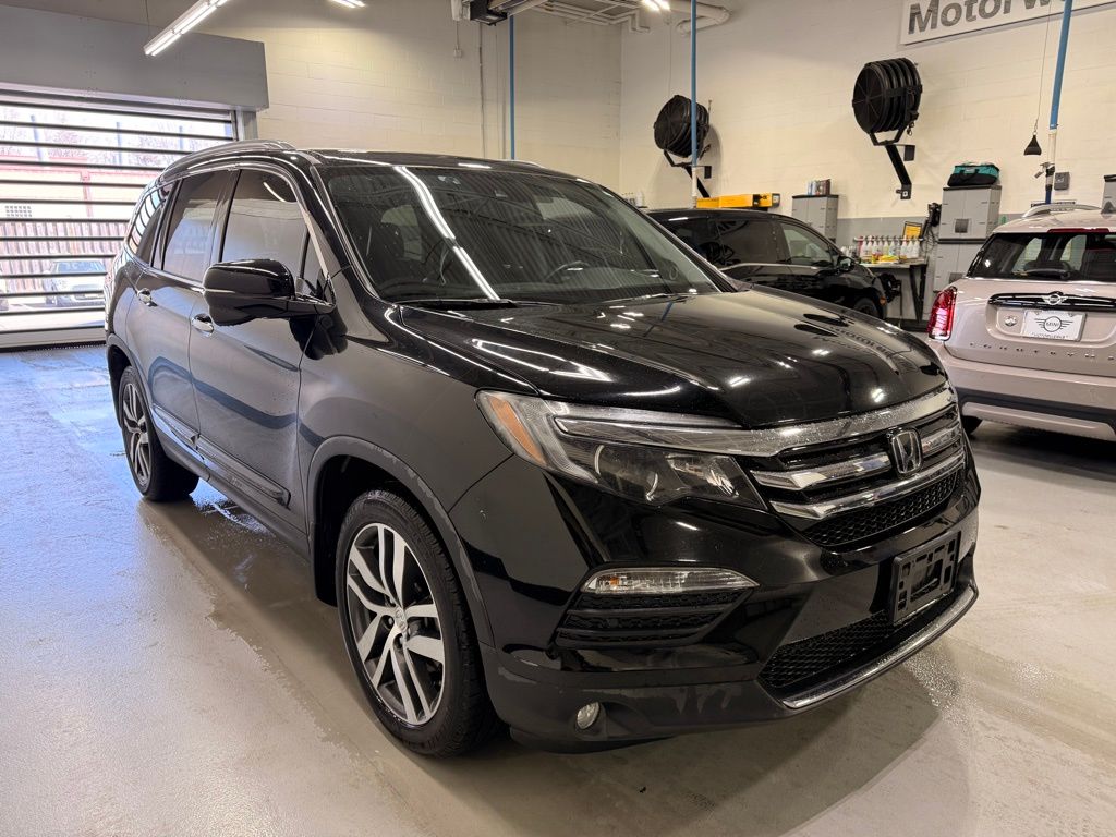 Thumbnail: 2017 Honda Pilot - 7