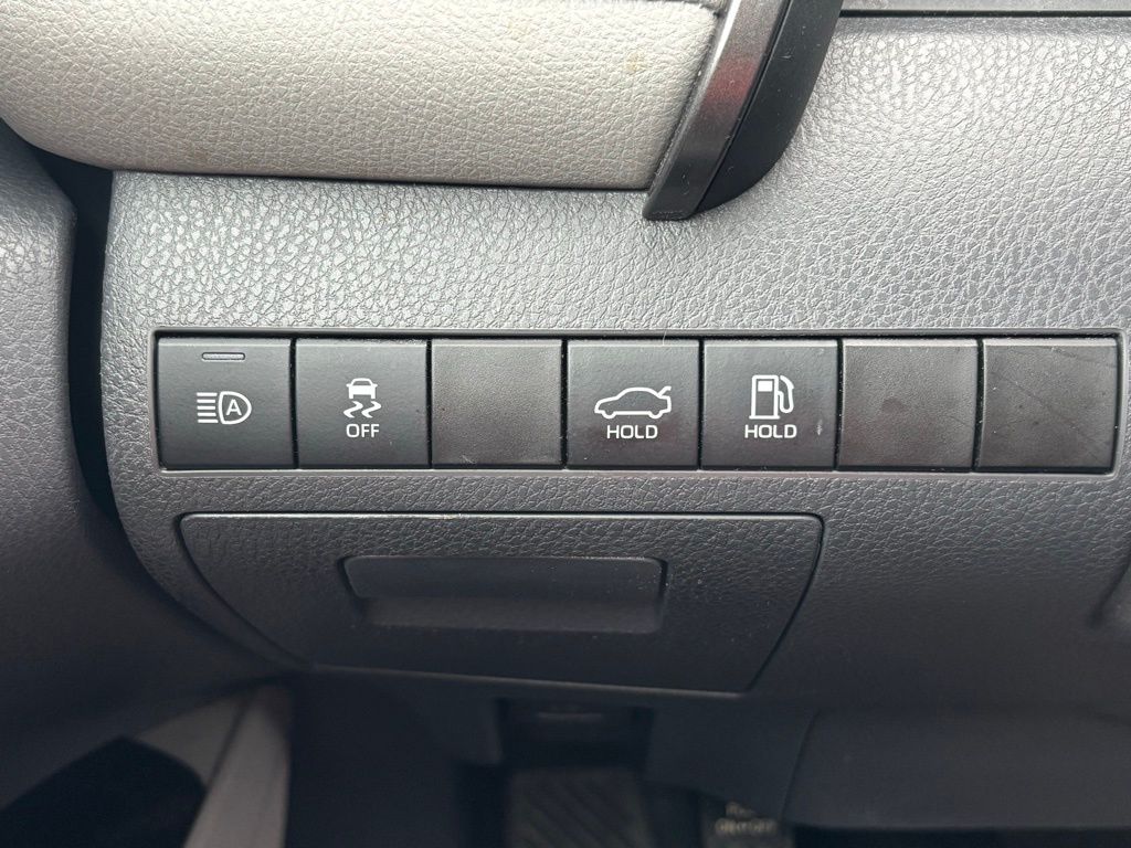 2022 Toyota Camry SE photo