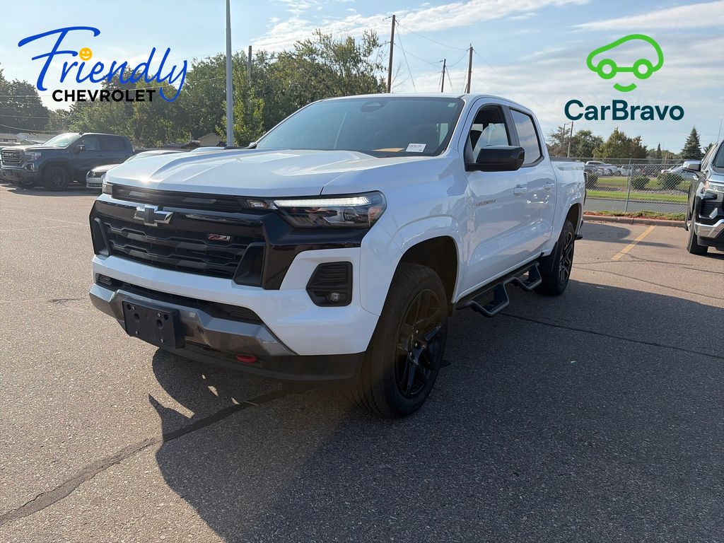 Summit White 2024 Chevrolet Colorado Pickup Truck Four-Wheel Drive 8-Speed Automatic