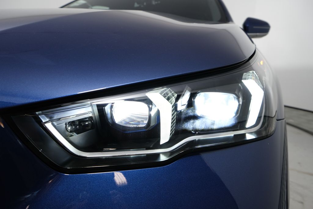 Thumbnail: 2025 BMW 5 Series - 9