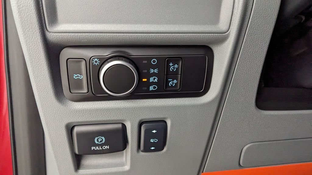 2025 Ford F-150 Lightning Flash - Photo 72