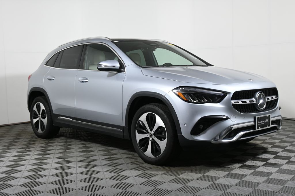 2025 Mercedes-Benz GLA 250 4MATIC 10