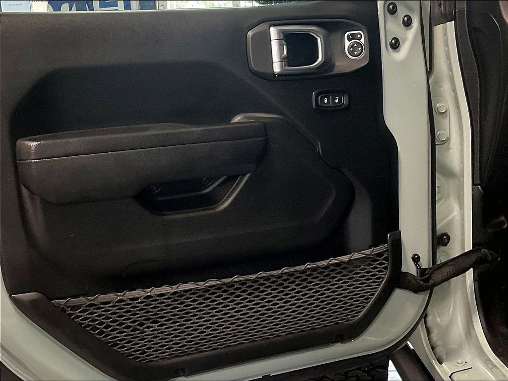 2023 Jeep Wrangler — photo 9