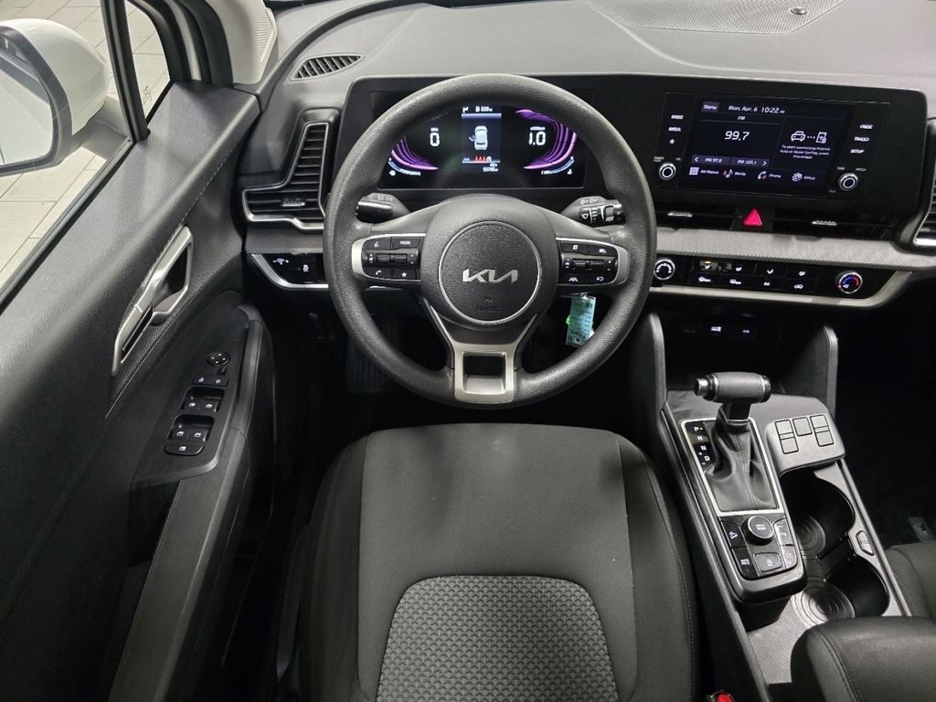 Used 2024 White Kia LX image 21