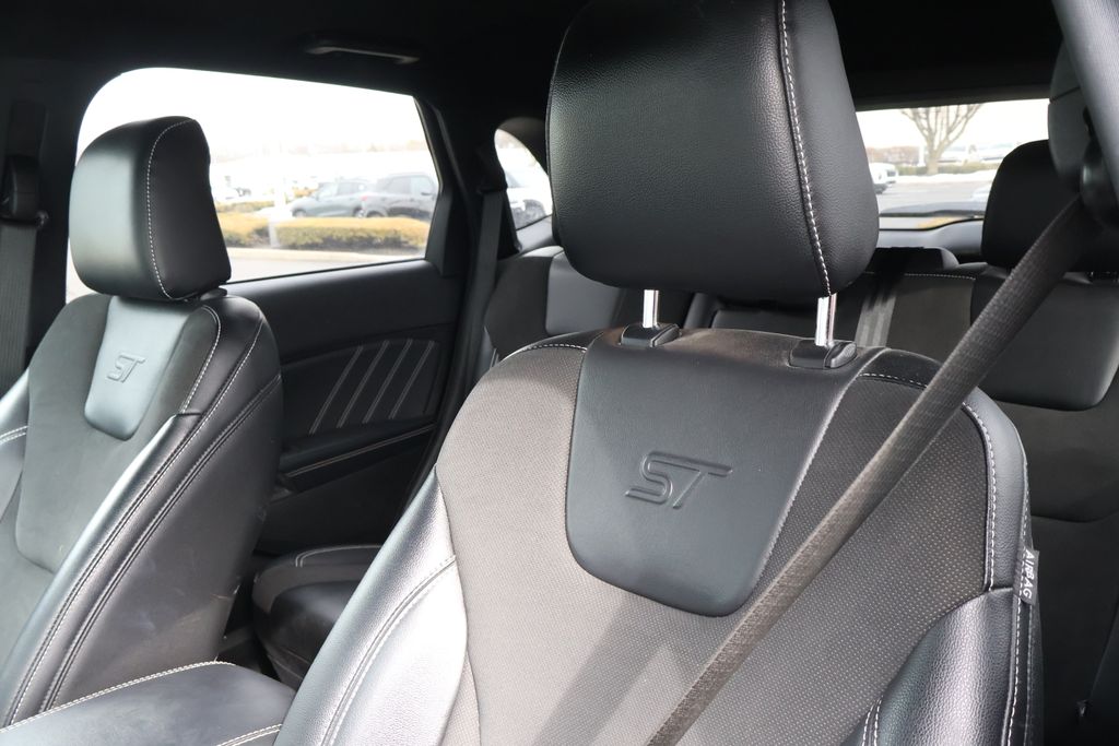 Thumbnail: 2023 Ford Edge - 15