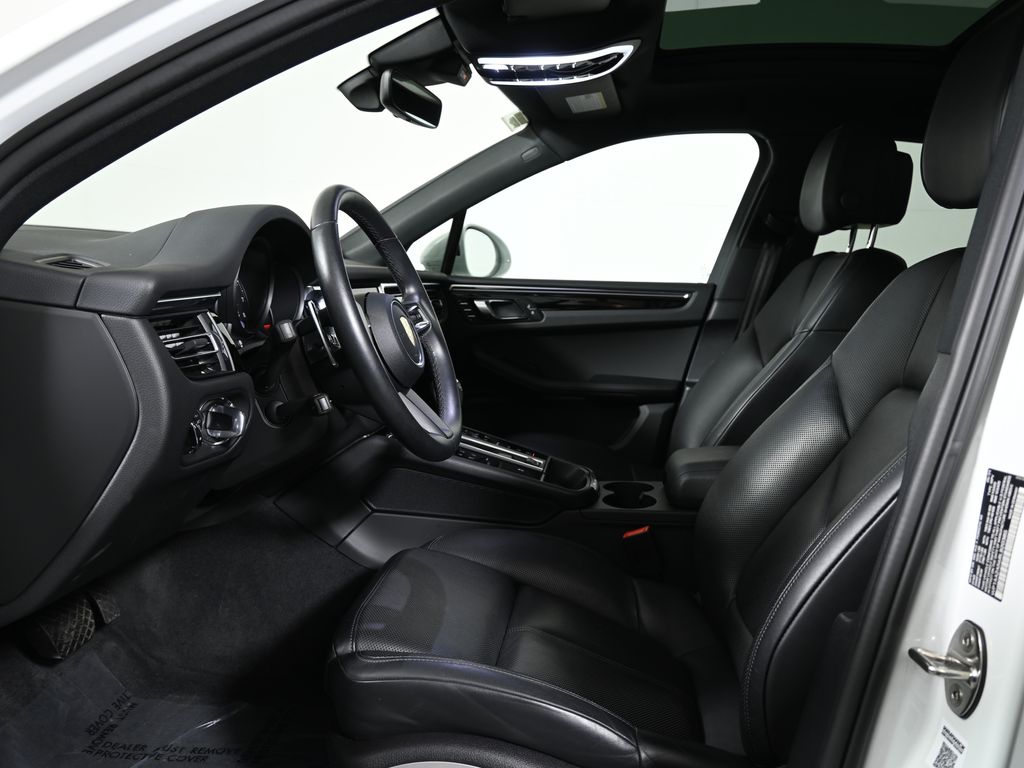 Thumbnail: 2024 Porsche Macan - 5