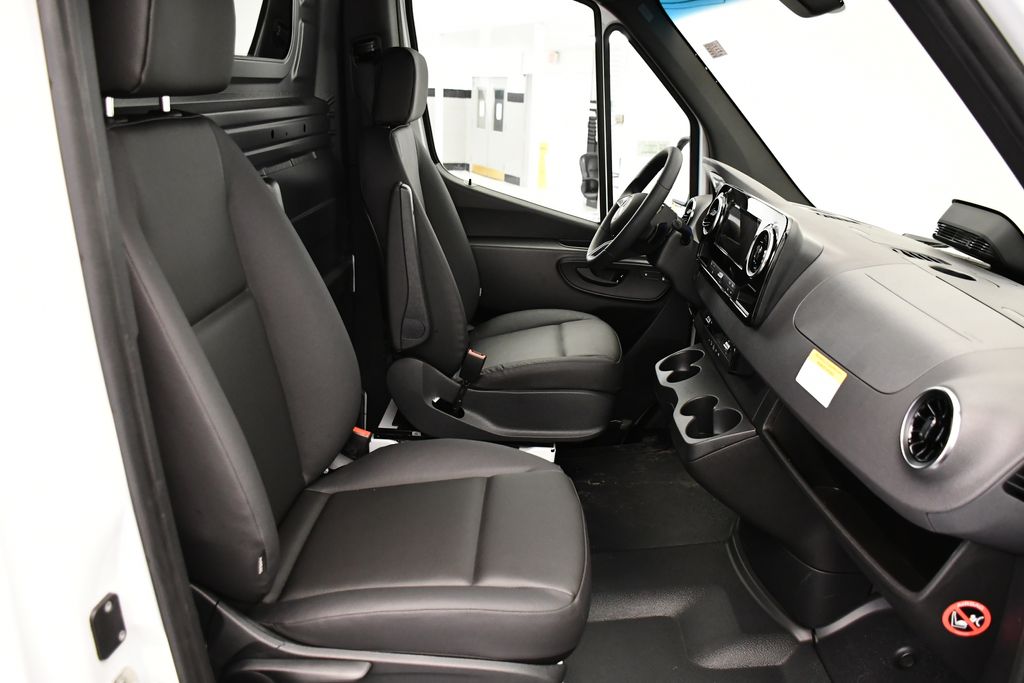 Thumbnail: 2026 Mercedes-Benz Sprinter - 31