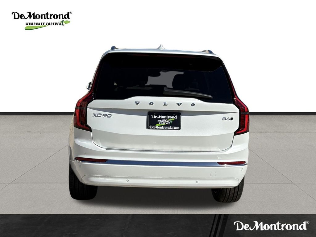 New 2026 Crystal White Volvo B6 Plus 7-Seater image 6