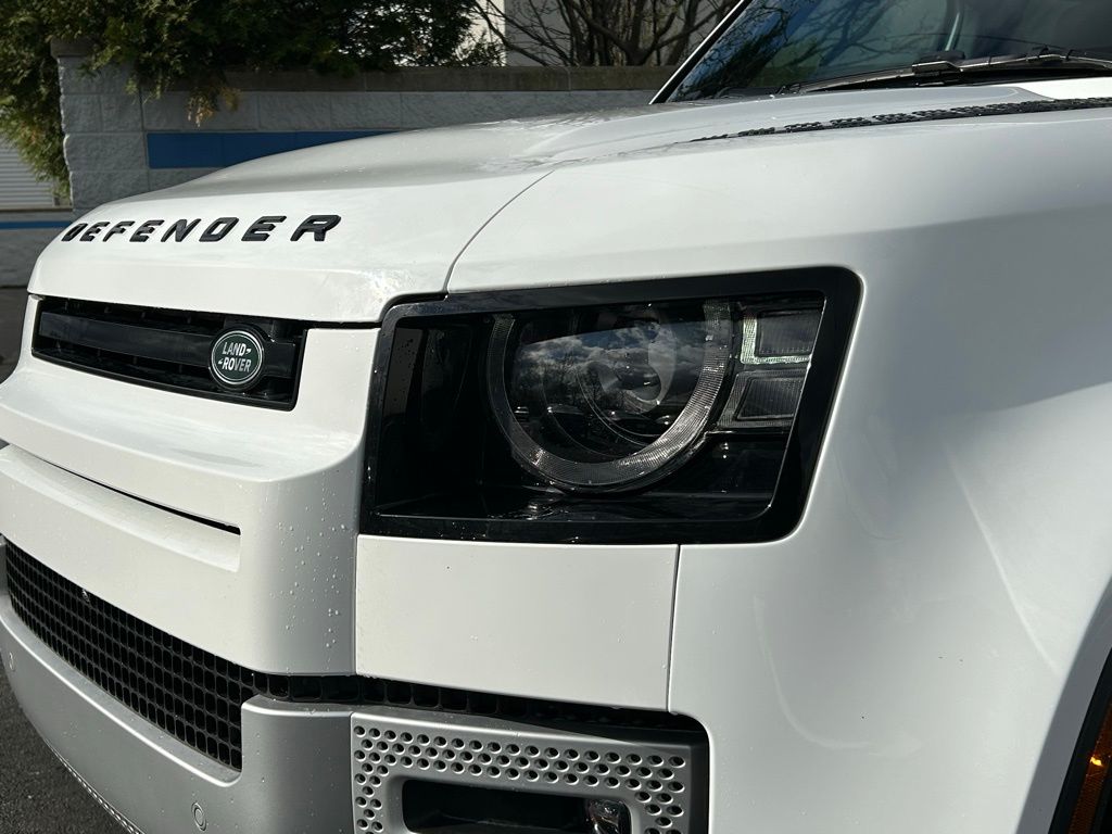 2024 Land Rover Defender 110 9