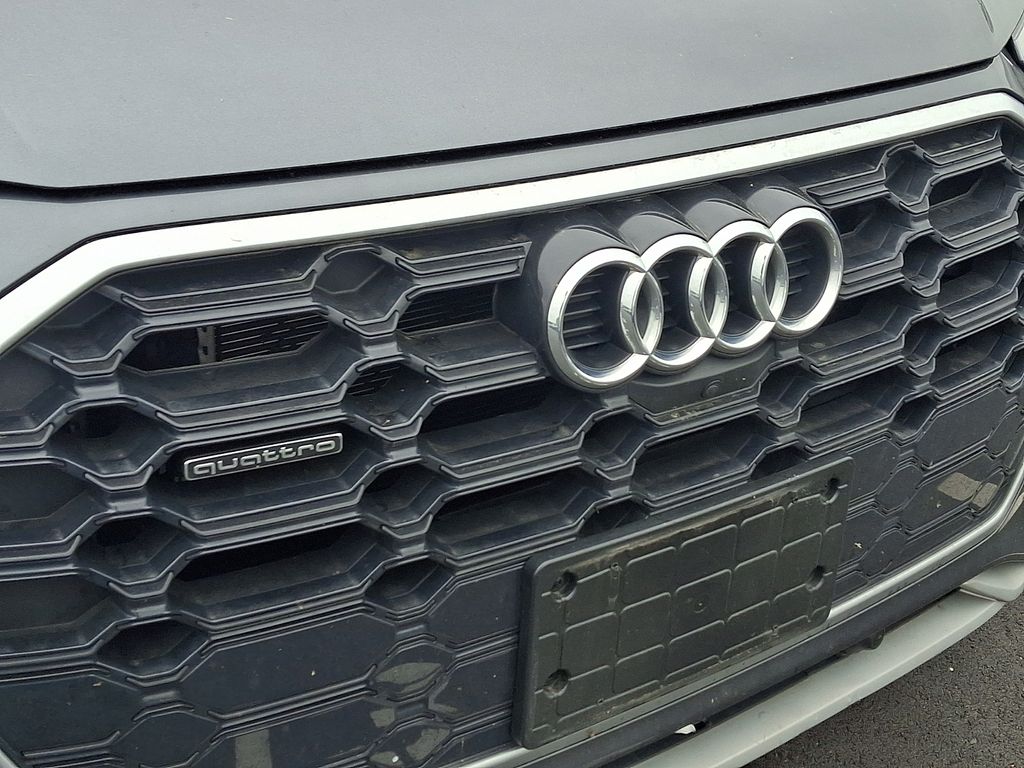 Thumbnail: 2023 Audi Q5 - 4
