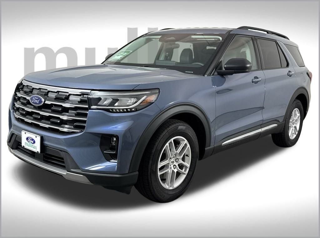 2025 Ford Explorer photo 13