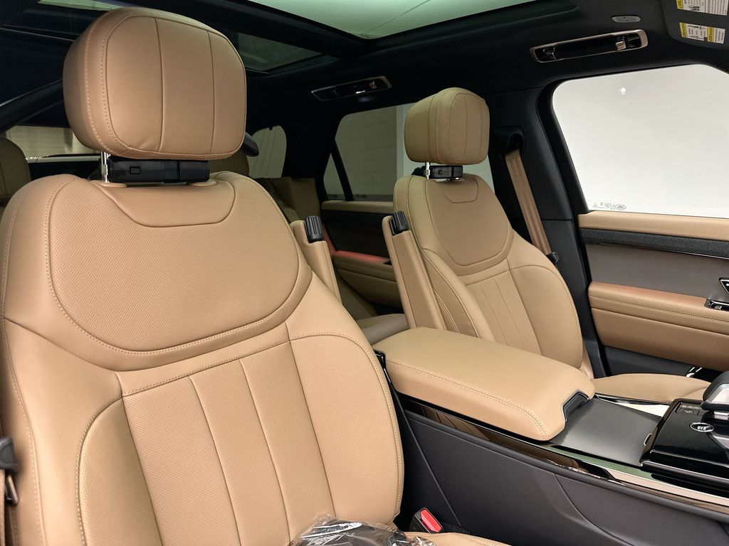 Thumbnail: 2027 Land Rover Range Rover Sport - 6