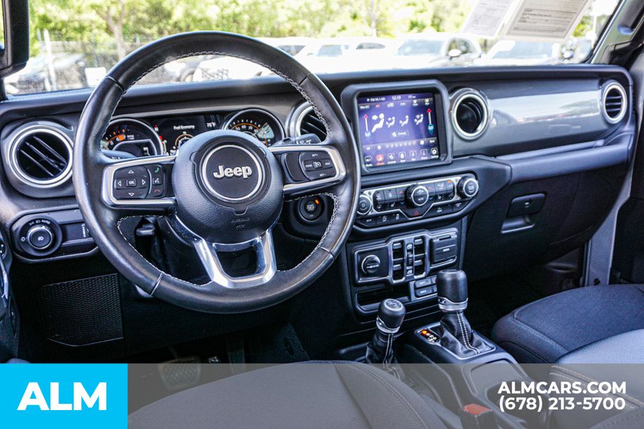 Used 2023 Silver Jeep Sahara image 28
