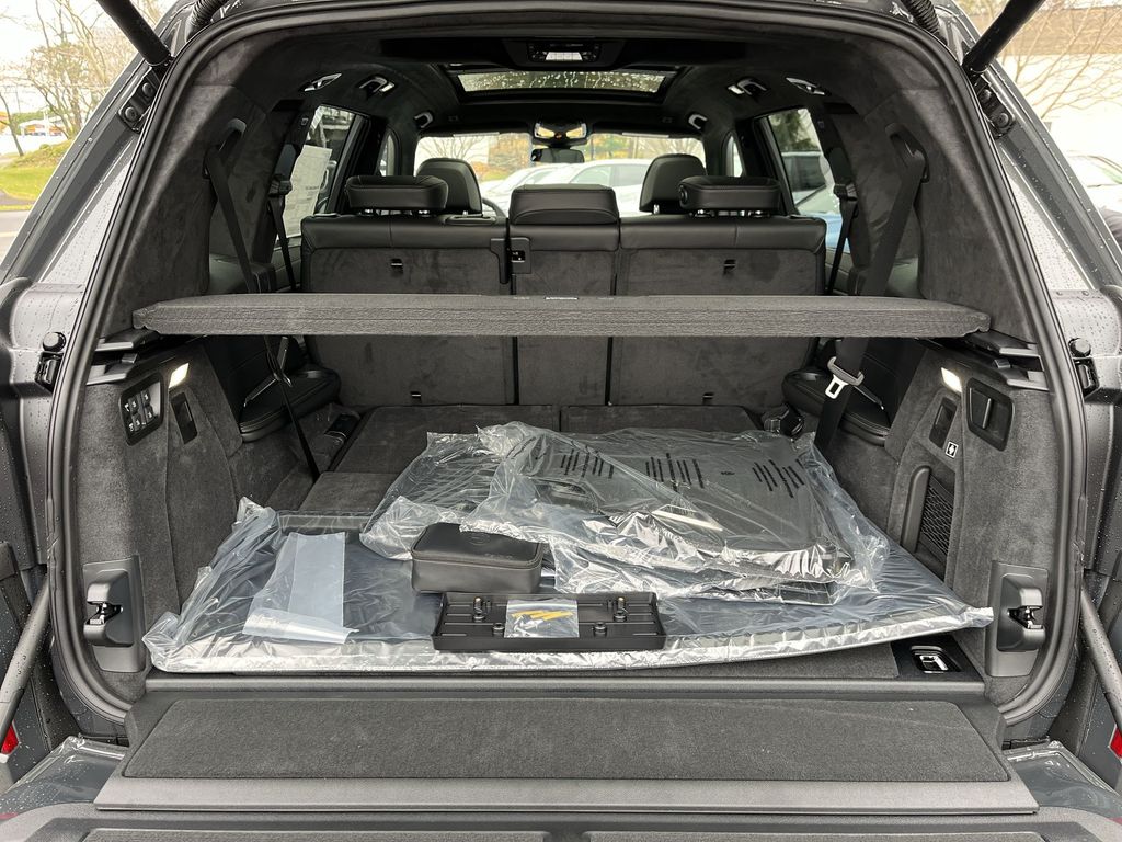 Thumbnail: 2026 BMW X7 - 24